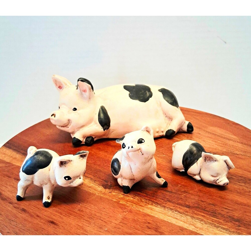 VTG Handmade Ceramic Pigs Set of 4 Small Country Cottage Farmhouse Decor